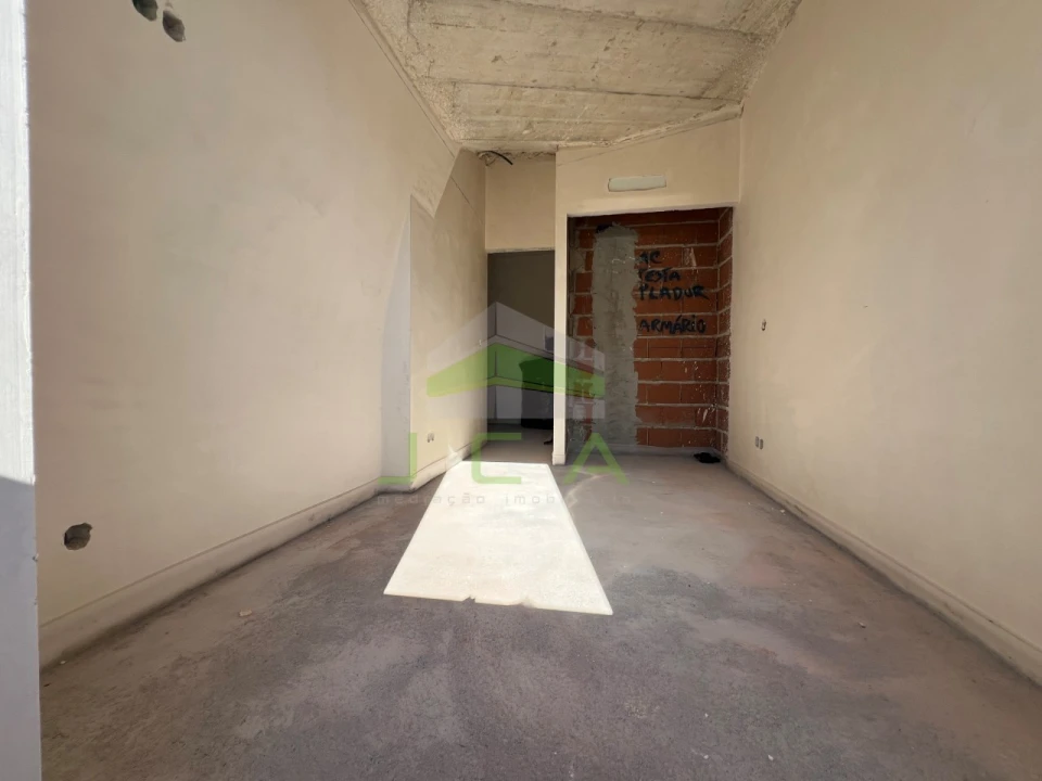 Apartamento T2 para Venda em Leiria, Pousos, Barreira e Cortes Foto 17