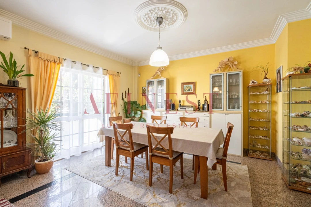 Moradia T5 para Venda em Algueirão-Mem Martins Foto 4