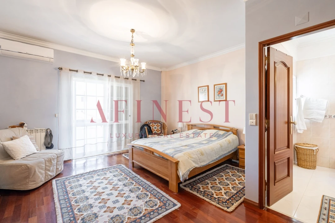 Moradia T5 para Venda em Algueirão-Mem Martins Foto 17