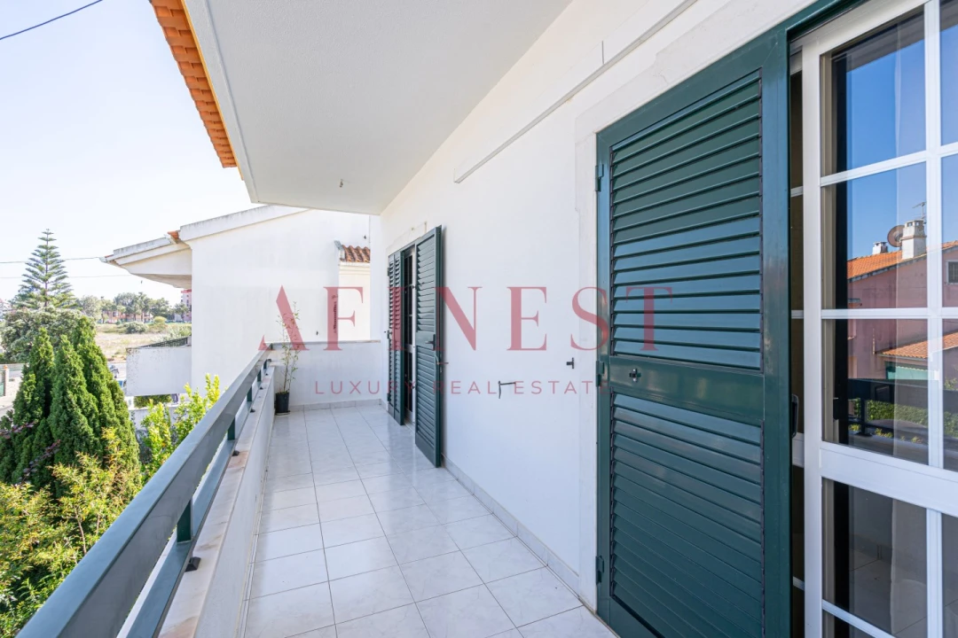 Moradia T5 para Venda em Algueirão-Mem Martins Foto 18