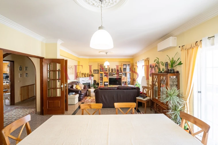 Moradia T5 para Venda em Algueirão-Mem Martins Foto 7