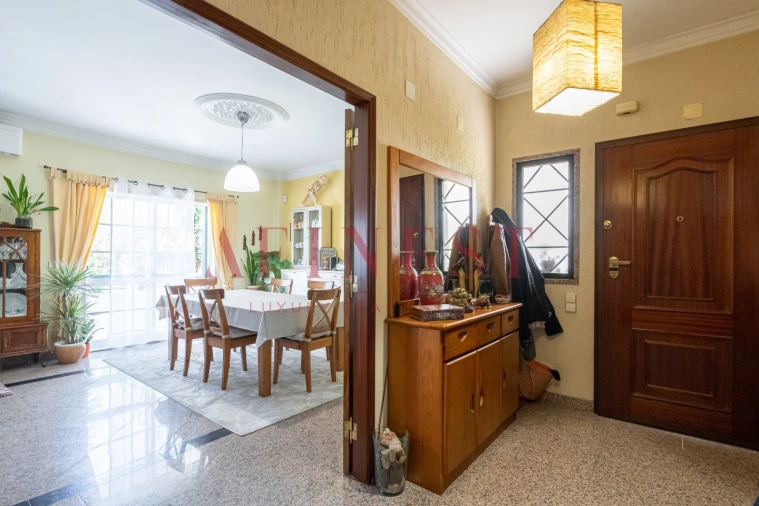 Moradia T5 para Venda em Algueirão-Mem Martins Foto 10