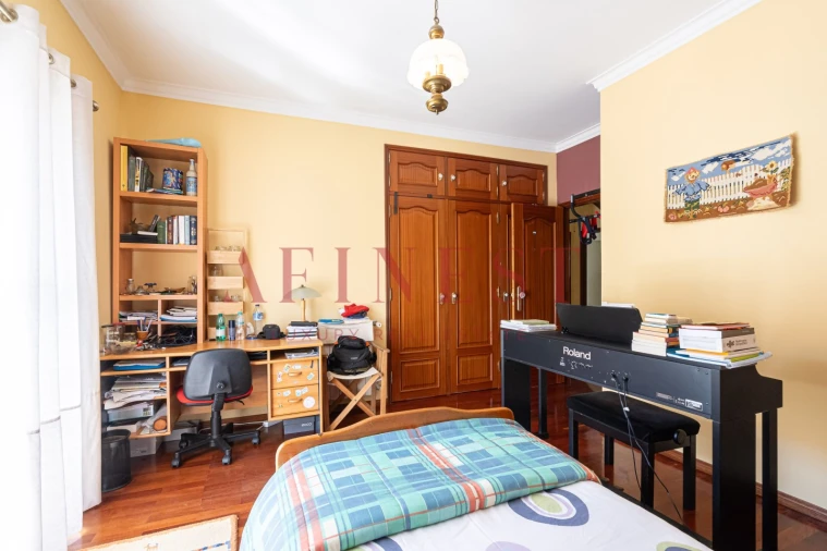 Moradia T5 para Venda em Algueirão-Mem Martins Foto 26