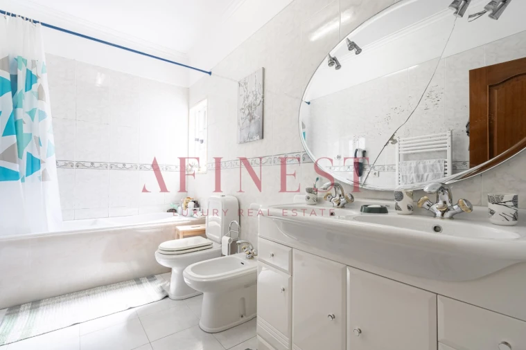 Moradia T5 para Venda em Algueirão-Mem Martins Foto 27