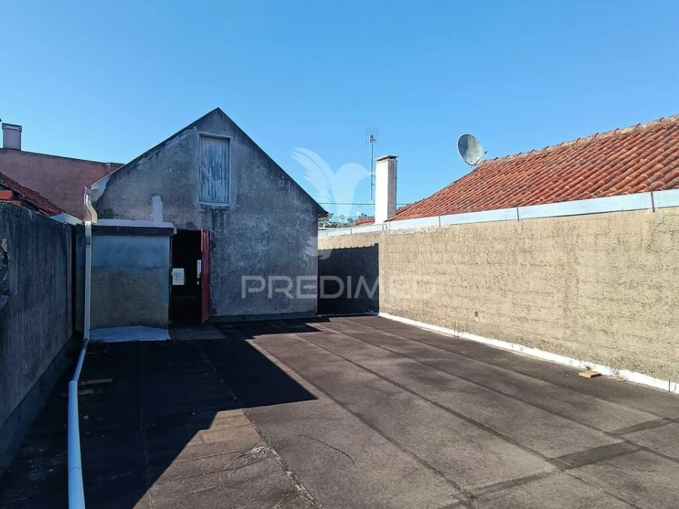 Moradia T3 para Venda em Urqueira Foto 14