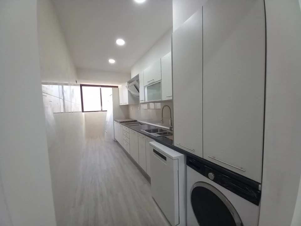 Apartamento T3 para Venda em Costa da Caparica Foto 5