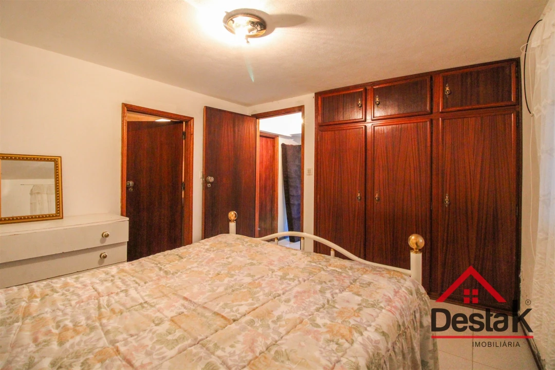 Moradia T4 para Venda em Fornelo do Monte Foto 18