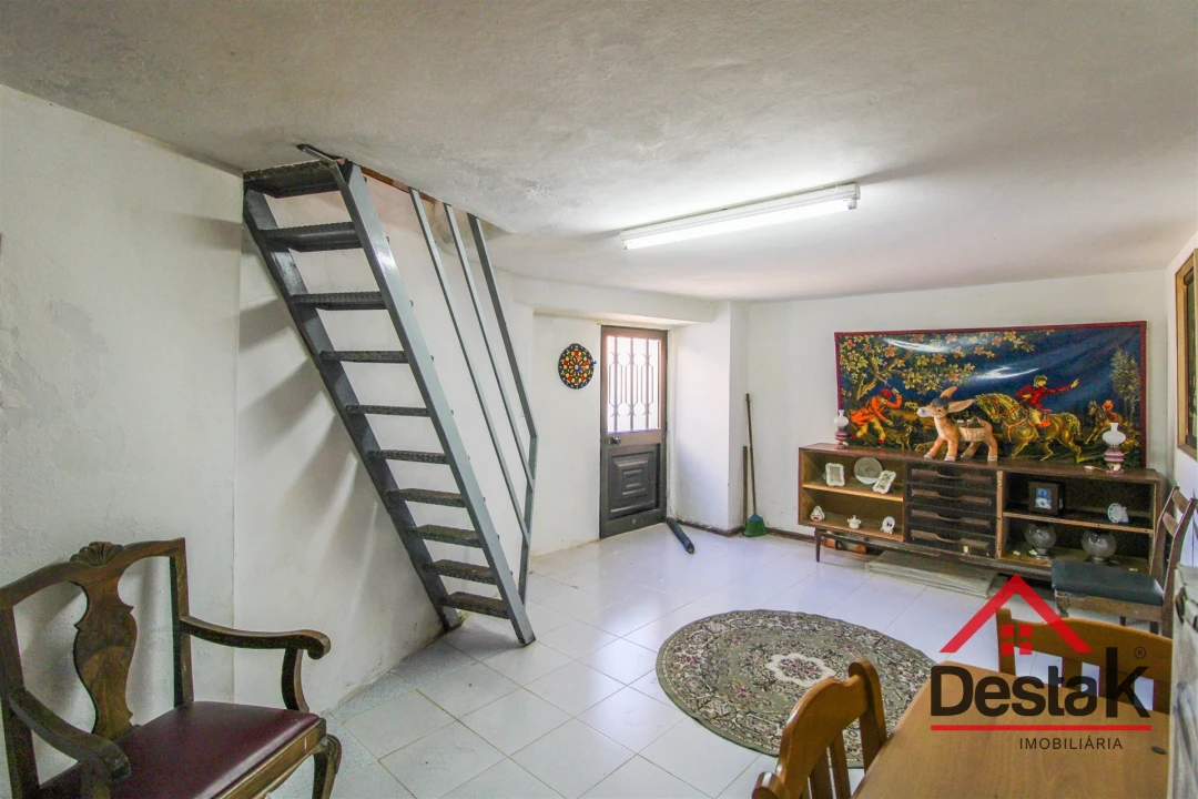 Moradia T4 para Venda em Fornelo do Monte Foto 19