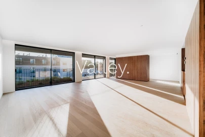 Apartamento T5 para Venda em Aldoar, Foz do Douro e Nevogilde