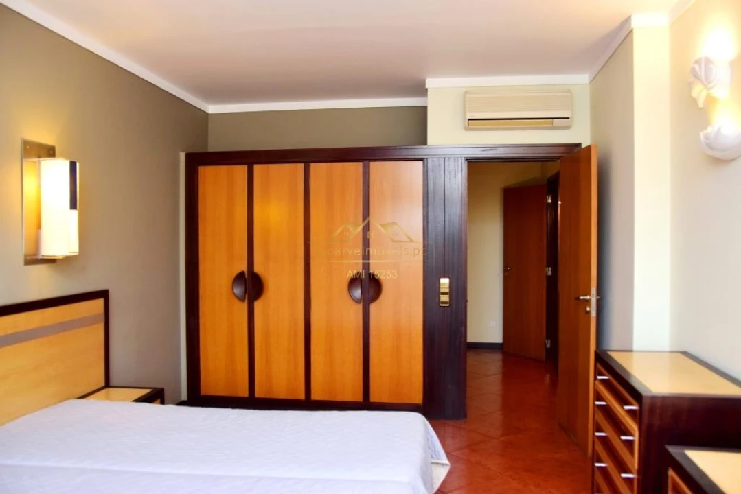 Apartamento T1 para Venda em Albufeira e Olhos de Água Foto 11