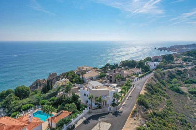 Moradia T4 para Venda em Albufeira e Olhos de Água