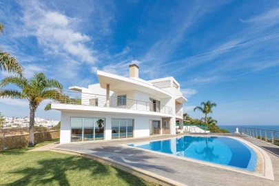 Moradia T4 para Venda em Albufeira e Olhos de Água