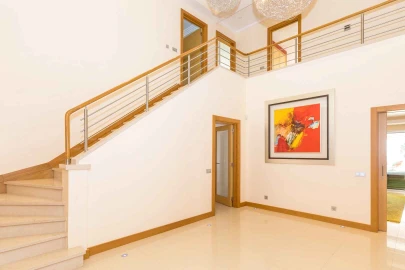 Moradia T4 para Venda em Albufeira e Olhos de Água