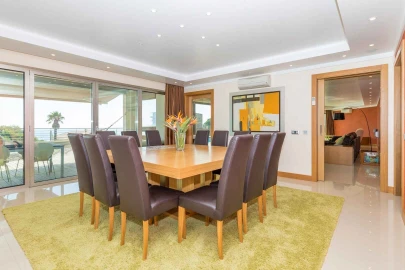 Moradia T4 para Venda em Albufeira e Olhos de Água