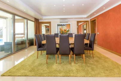 Moradia T4 para Venda em Albufeira e Olhos de Água