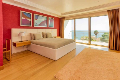 Moradia T4 para Venda em Albufeira e Olhos de Água