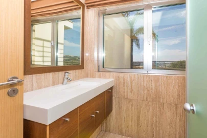 Moradia T4 para Venda em Albufeira e Olhos de Água