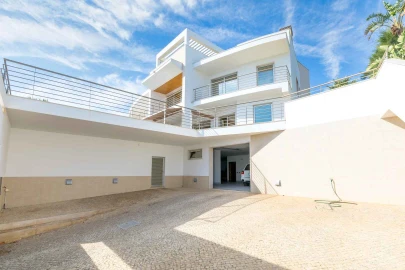 Moradia T4 para Venda em Albufeira e Olhos de Água