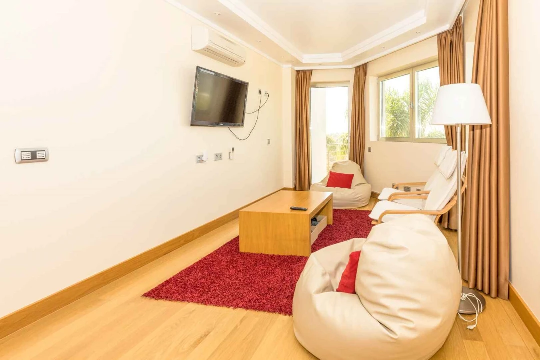 Moradia T4 para Venda em Albufeira e Olhos de Água Foto 33