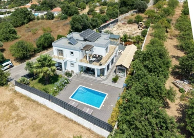 Moradia T4 para Venda em Albufeira e Olhos de Água