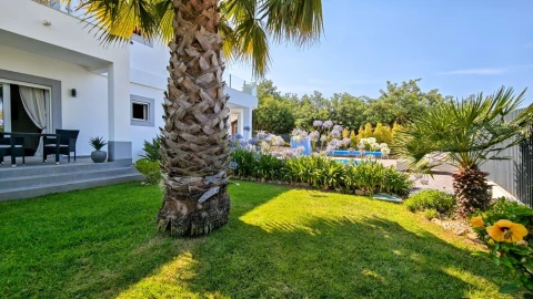 Moradia T4 para Venda em Albufeira e Olhos de Água