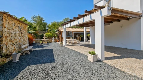 Moradia T4 para Venda em Albufeira e Olhos de Água