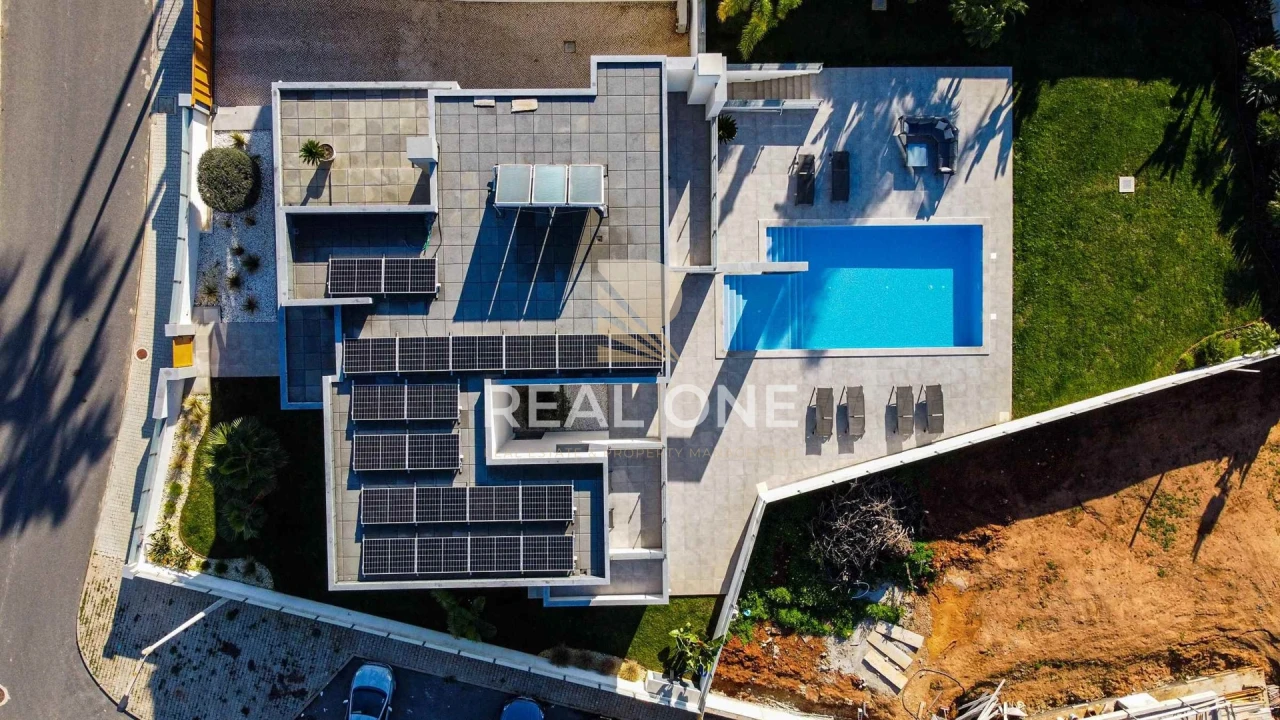 Moradia T4 para Venda em Albufeira e Olhos de Água Foto 4