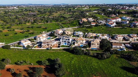 Moradia T4 para Venda em Albufeira e Olhos de Água