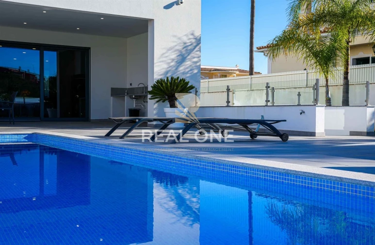 Moradia T4 para Venda em Albufeira e Olhos de Água Foto 77