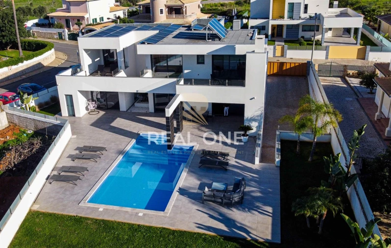 Moradia T4 para Venda em Albufeira e Olhos de Água Foto 92
