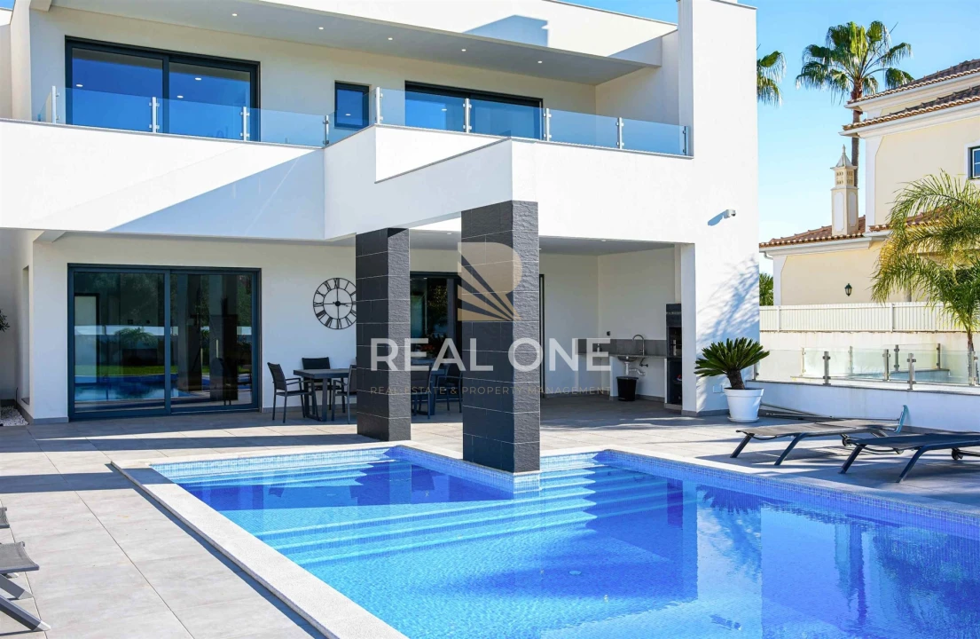 Moradia T4 para Venda em Albufeira e Olhos de Água Foto 19