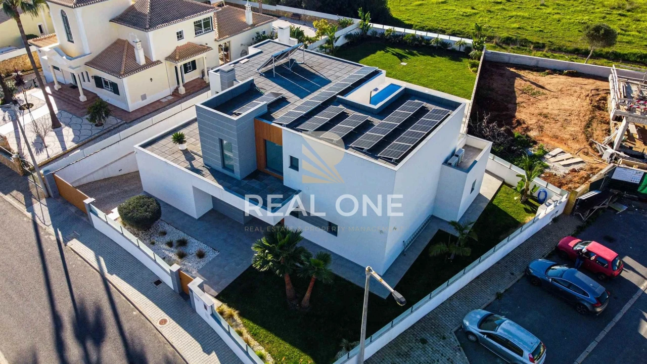 Moradia T4 para Venda em Albufeira e Olhos de Água Foto 93