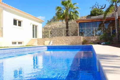 Moradia T4 para Venda em Albufeira e Olhos de Água