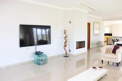 Moradia T4 para Venda em Albufeira e Olhos de Água
