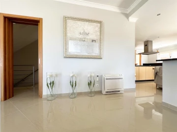 Moradia T4 para Venda em Albufeira e Olhos de Água