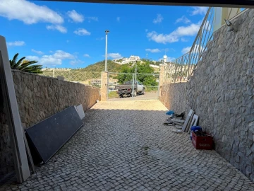 Moradia T4 para Venda em Albufeira e Olhos de Água
