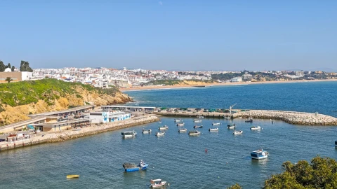 Moradia T4 para Venda em Albufeira e Olhos de Água