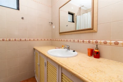 Moradia T2 para Venda em Albufeira e Olhos de Água