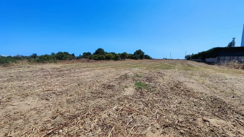 Terreno para Venda em Albufeira e Olhos de Água