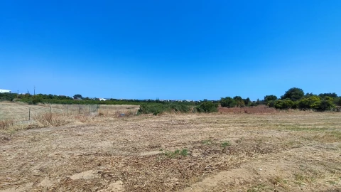 Terreno para Venda em Albufeira e Olhos de Água