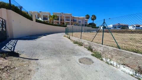 Terreno para Venda em Albufeira e Olhos de Água