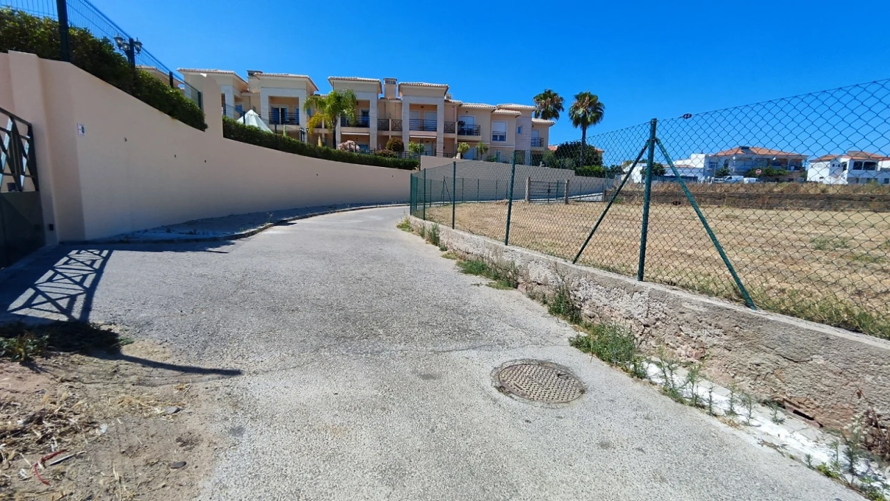 Terreno para Venda em Albufeira e Olhos de Água Foto 7