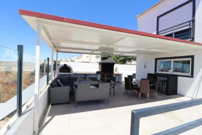 Moradia T4 para Venda em Alcantarilha e Pêra