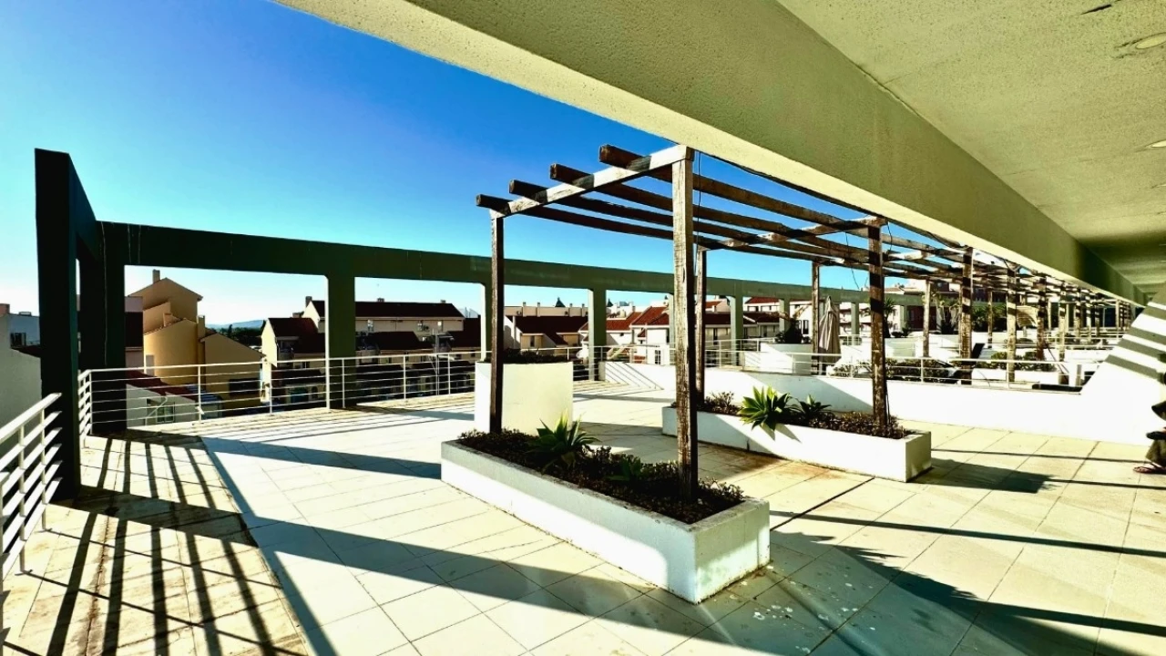 Apartamento T2 para Venda em Quarteira Foto 4