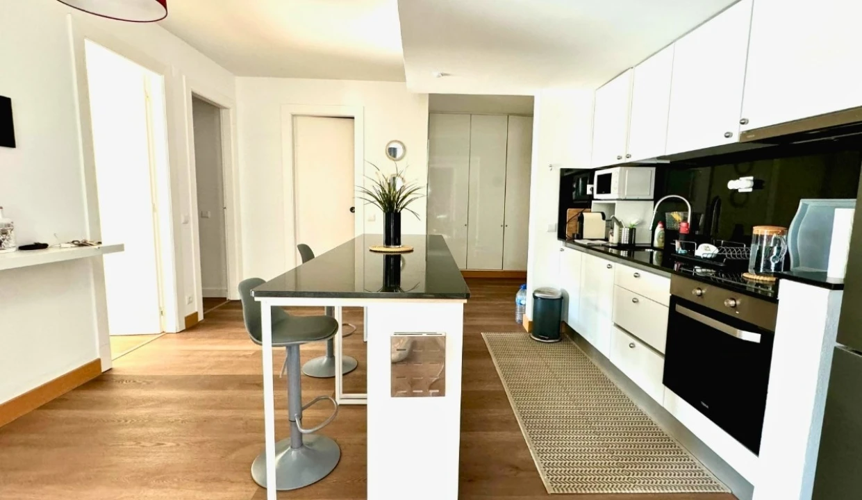 Apartamento T2 para Venda em Quarteira Foto 11