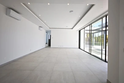 Moradia T4 para Venda em Albufeira e Olhos de Água