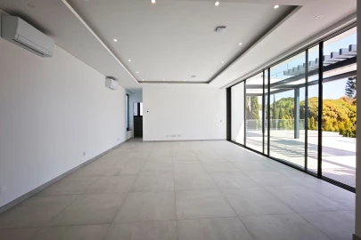 Moradia T4 para Venda em Albufeira e Olhos de Água