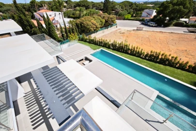 Moradia T4 para Venda em Albufeira e Olhos de Água
