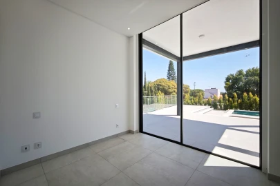 Moradia T4 para Venda em Albufeira e Olhos de Água