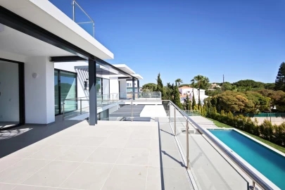 Moradia T4 para Venda em Albufeira e Olhos de Água